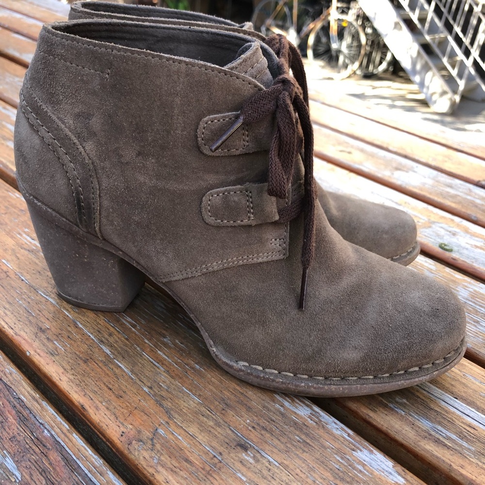 Clark’s Artisan Carleta Lyon Booties 9 - Picture 5 of 8